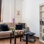 Cozy Roman Apartment With Parking